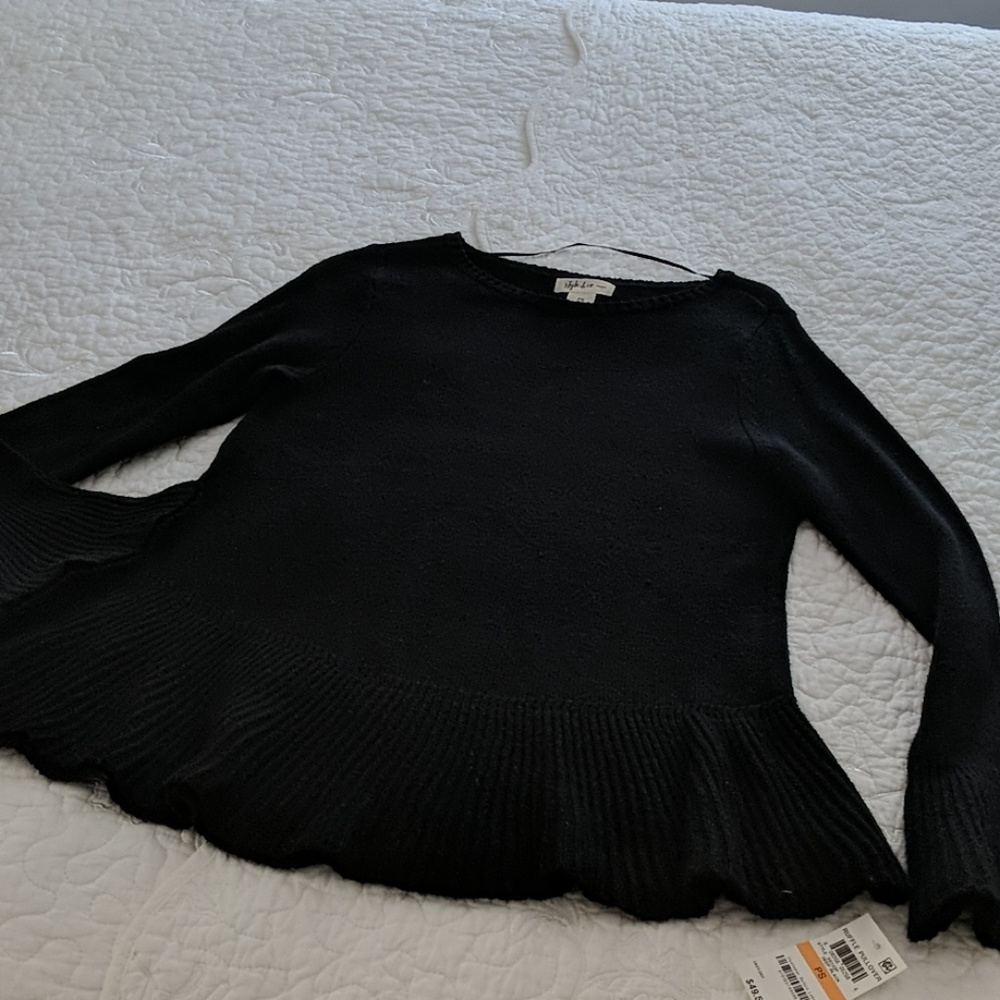 SWEATER TOP NWT